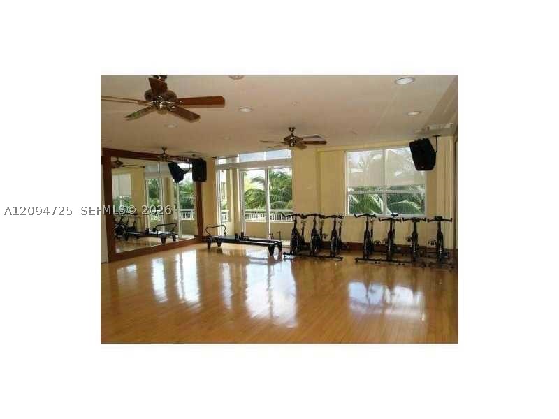 19501 W Country Club Dr #506, Aventura FL 33180