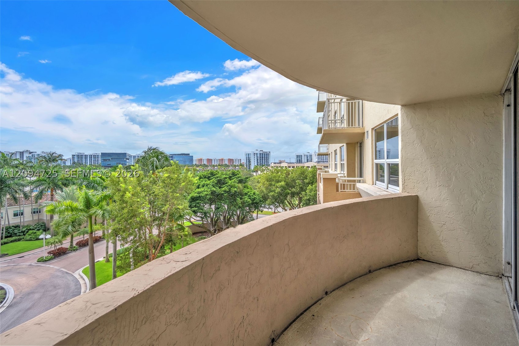 19501 W Country Club Dr #506, Aventura FL 33180
