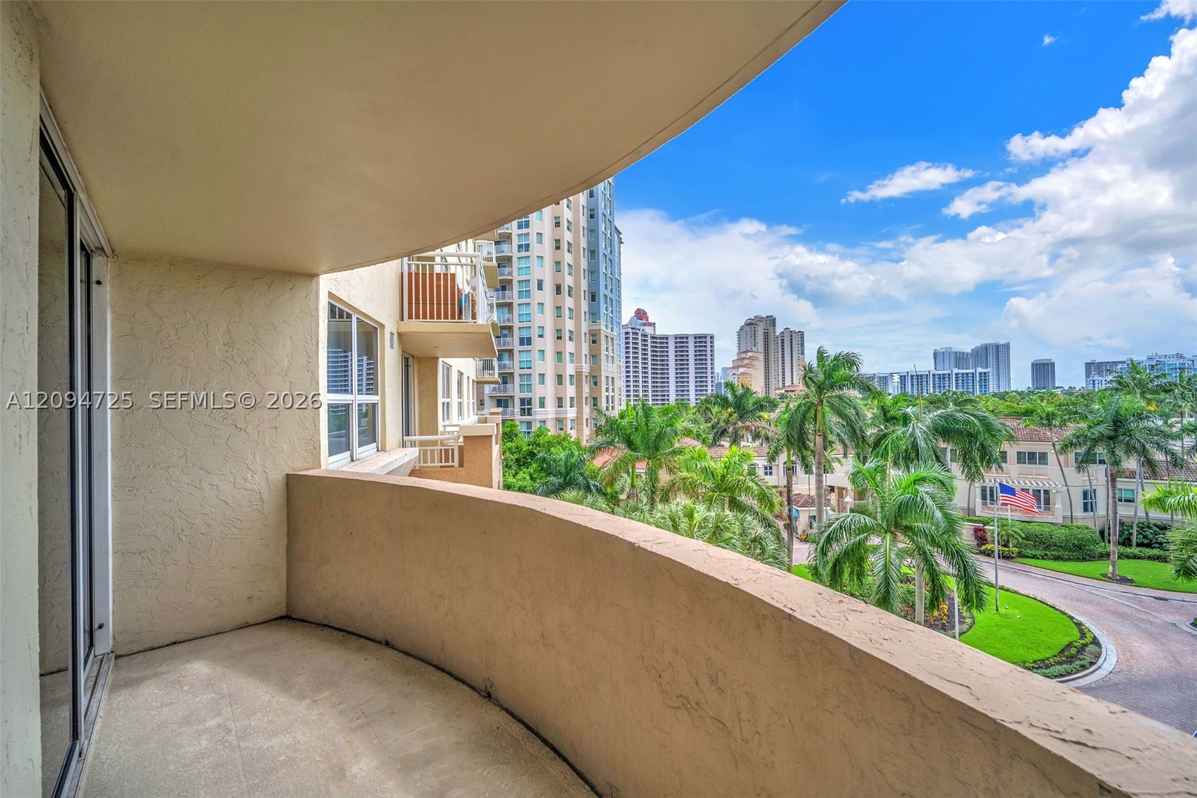 19501 W Country Club Dr #506, Aventura FL 33180