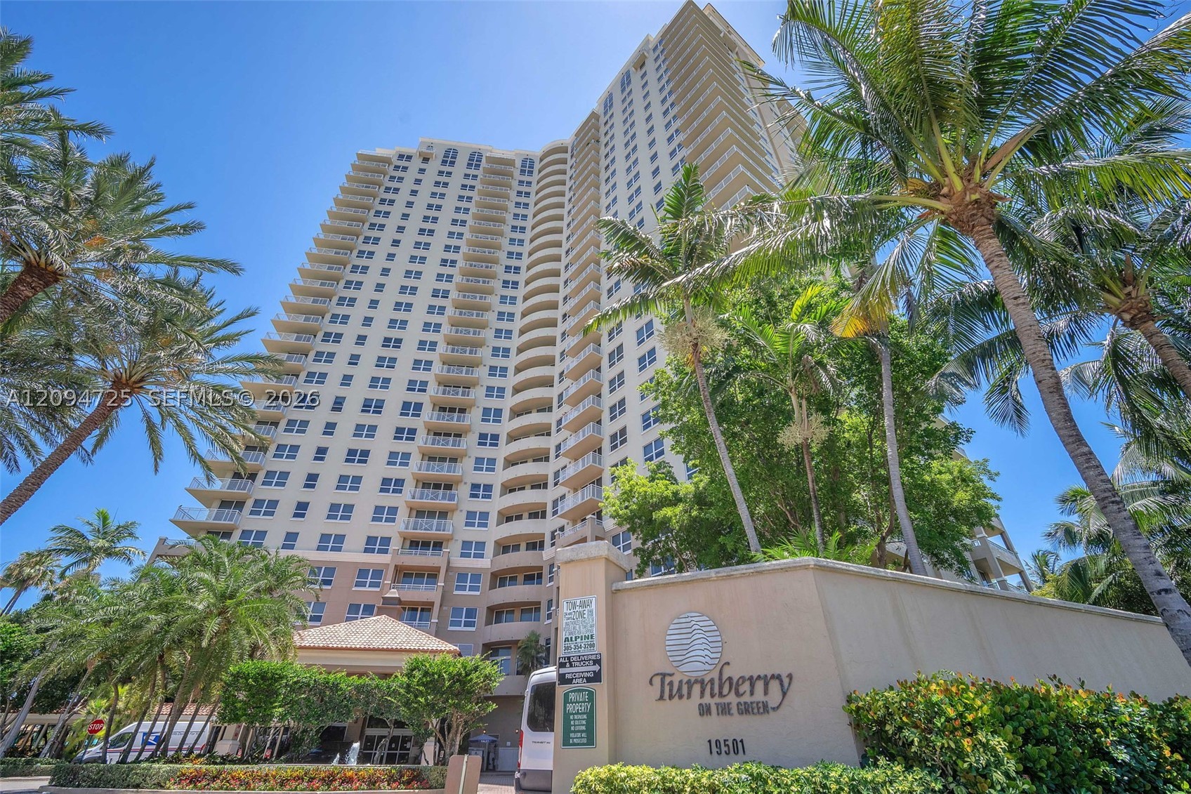 19501 W Country Club Dr #506, Aventura FL 33180