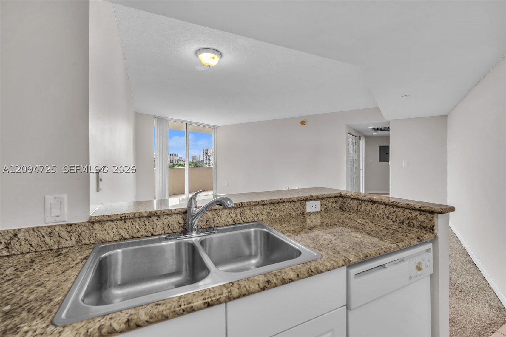 19501 W Country Club Dr #506, Aventura FL 33180