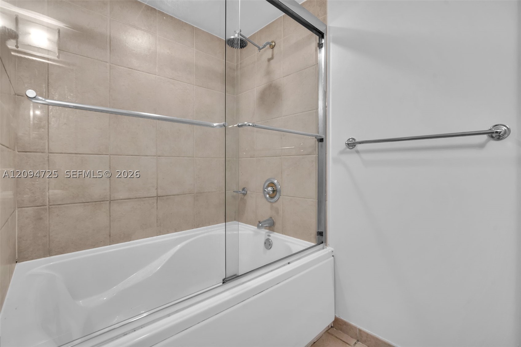19501 W Country Club Dr #506, Aventura FL 33180