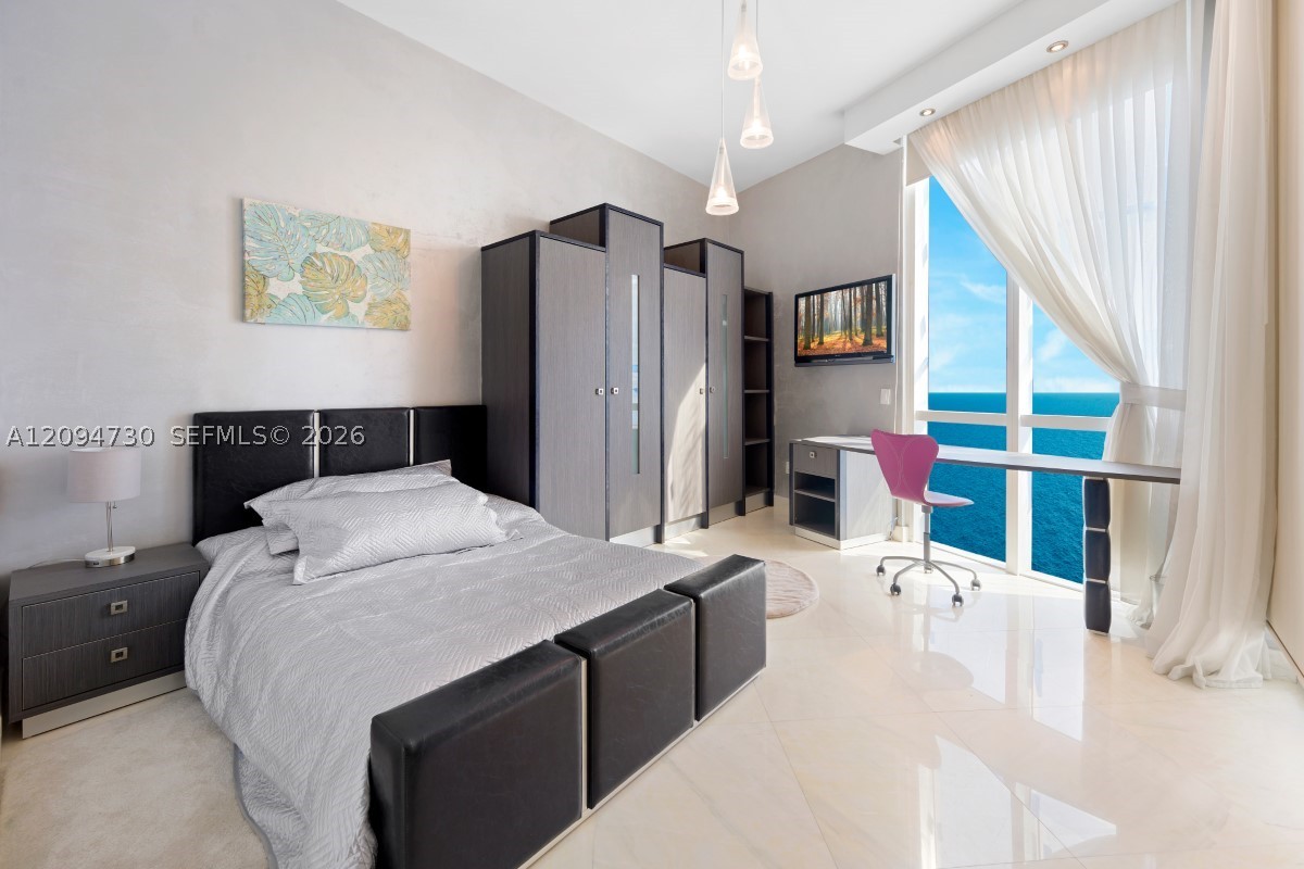 16001 Collins Ave #3806, Sunny Isles Beach FL 33160