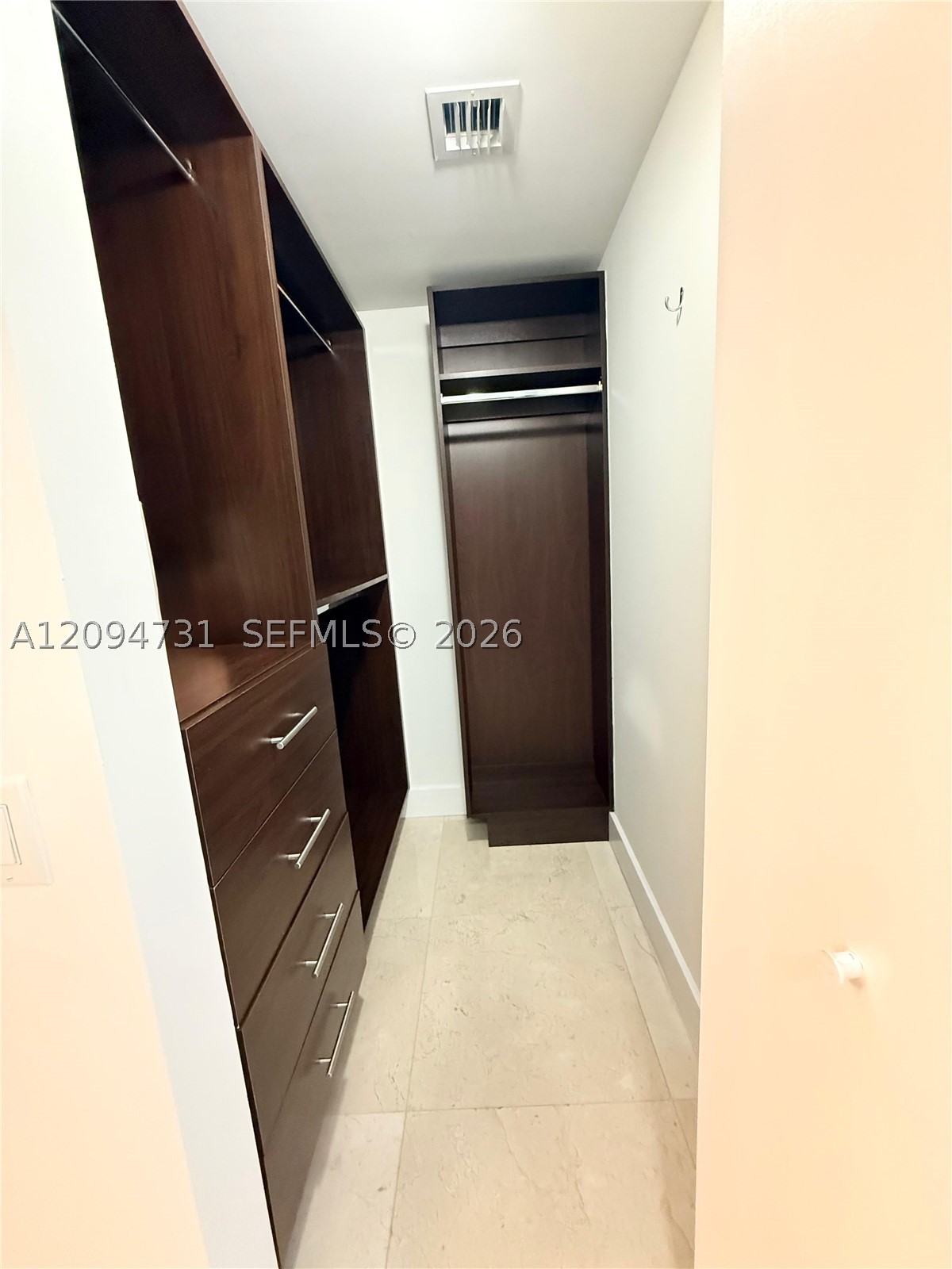 1300 Brickell Bay Dr #1904, Miami FL 33131