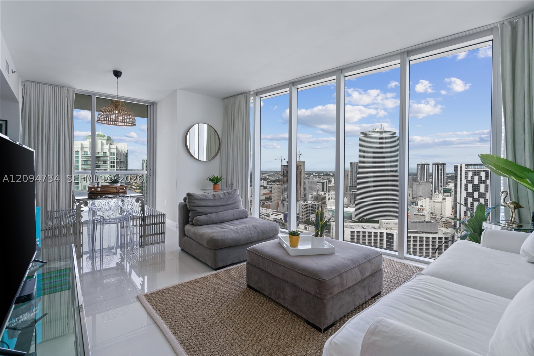 485 Brickell Ave #3904, Miami FL 33131