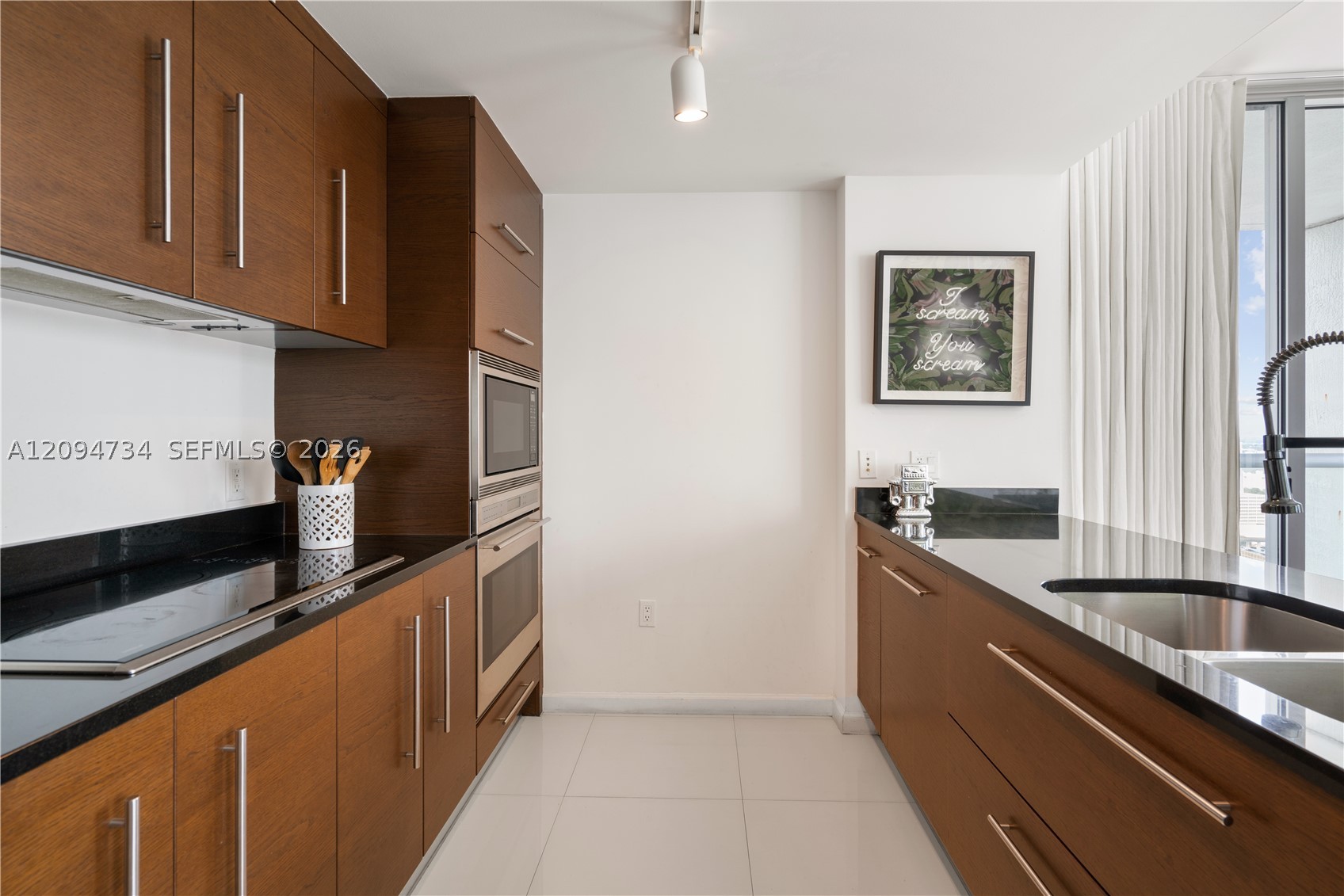 485 Brickell Ave #3904, Miami FL 33131