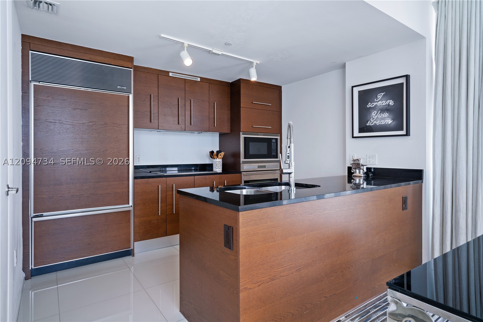 485 Brickell Ave #3904, Miami FL 33131