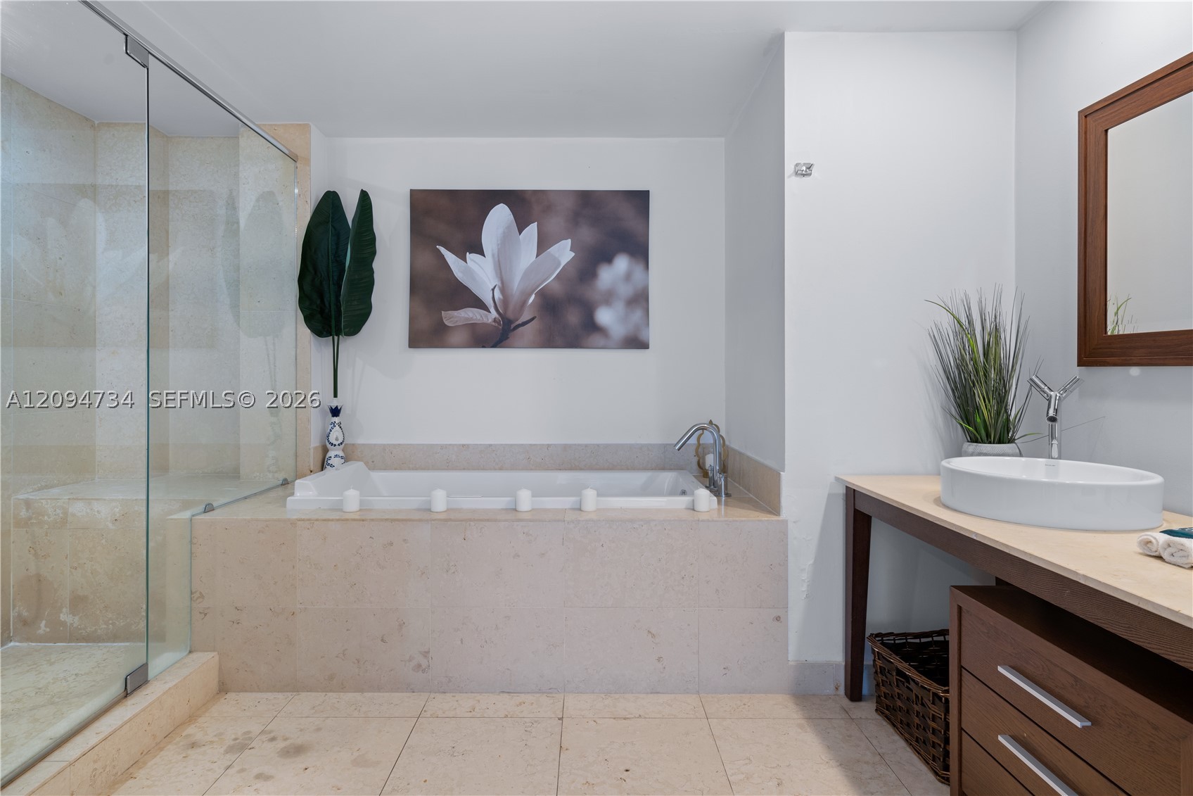 485 Brickell Ave #3904, Miami FL 33131