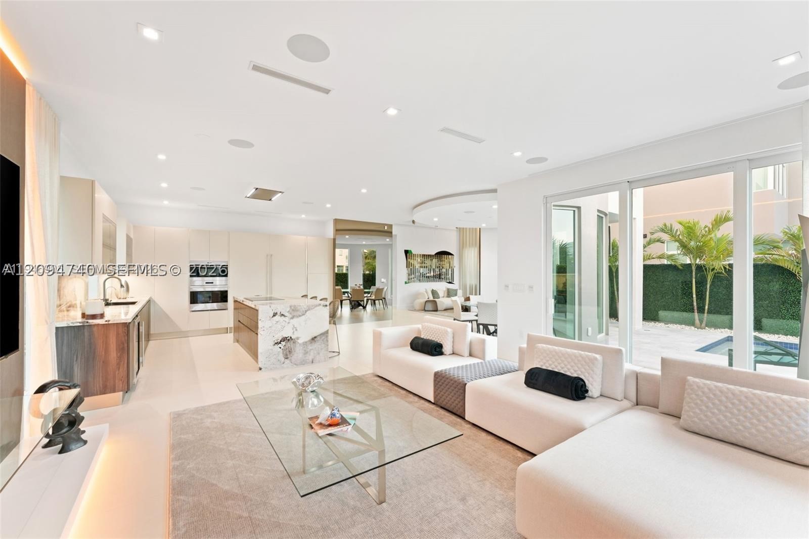 10561 NW 67th Ter, Doral FL 33178