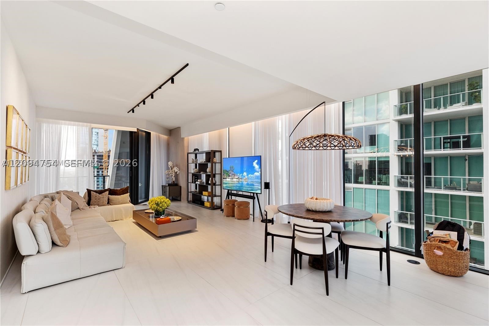 1000 Biscayne Blvd #3502, Miami FL 33132