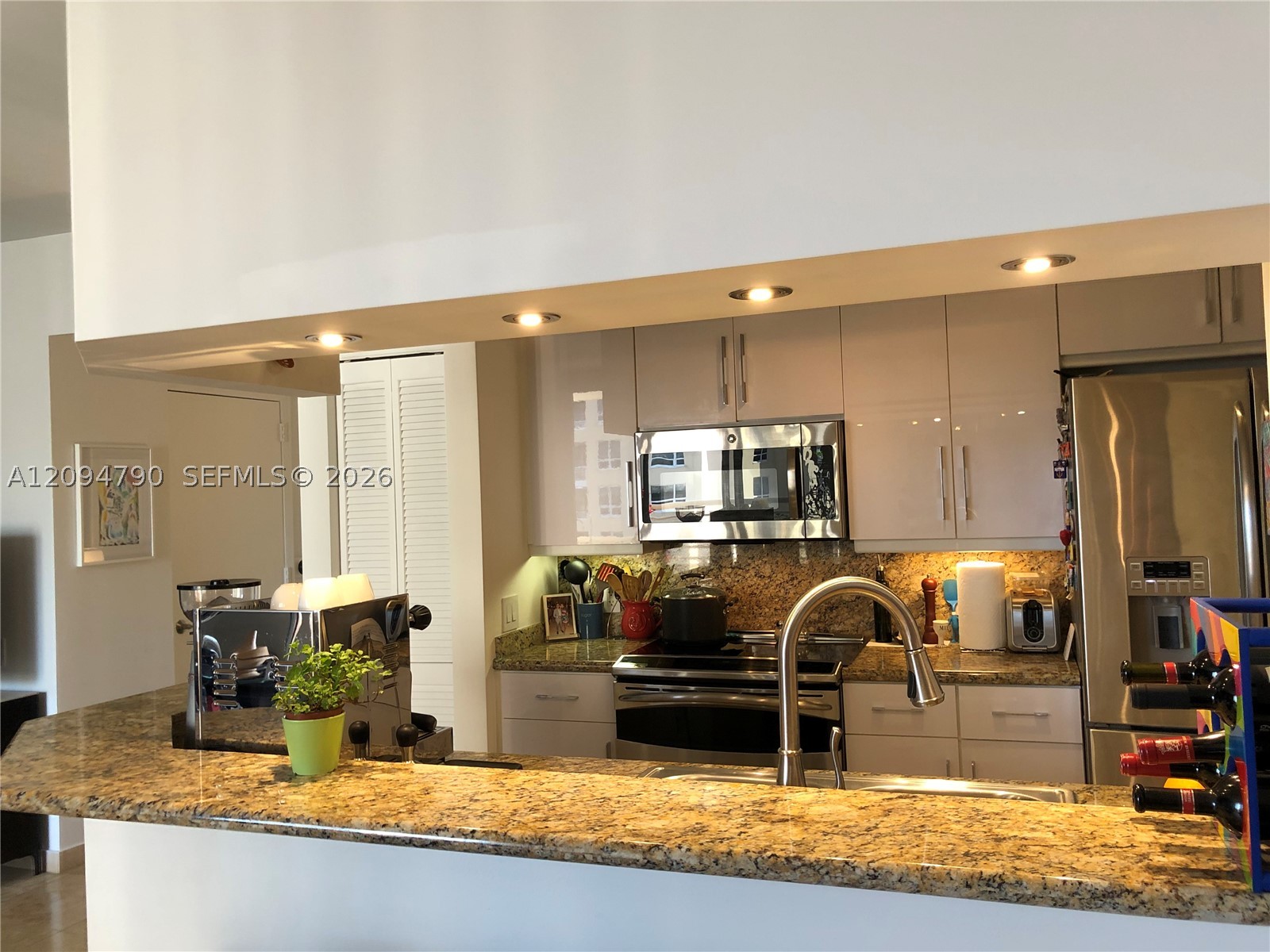 808 Brickell Key Dr #2903, Miami FL 33131