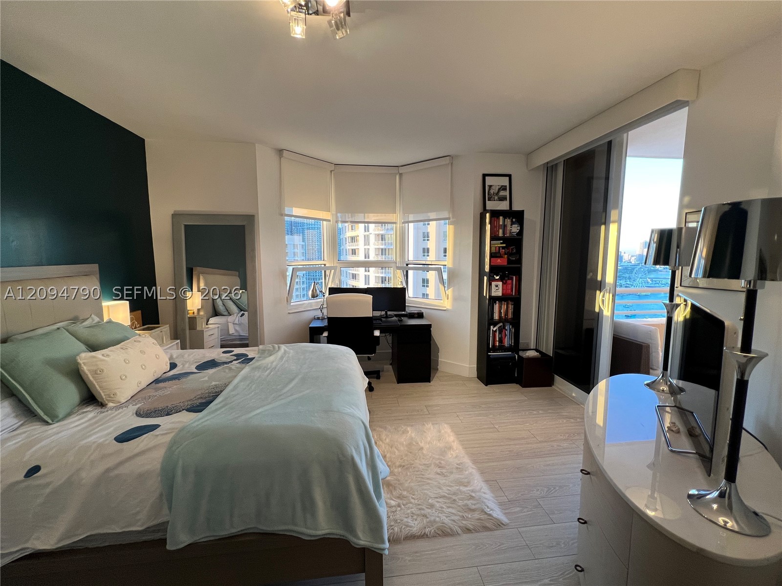 808 Brickell Key Dr #2903, Miami FL 33131