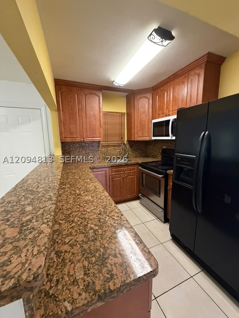 4050 NW 135th St #16-1, Opa Locka FL 33054