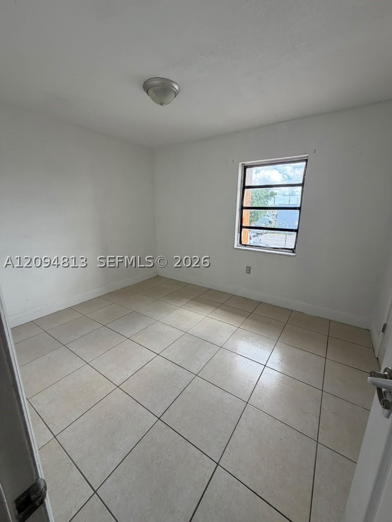 4050 NW 135th St #16-1, Opa Locka FL 33054