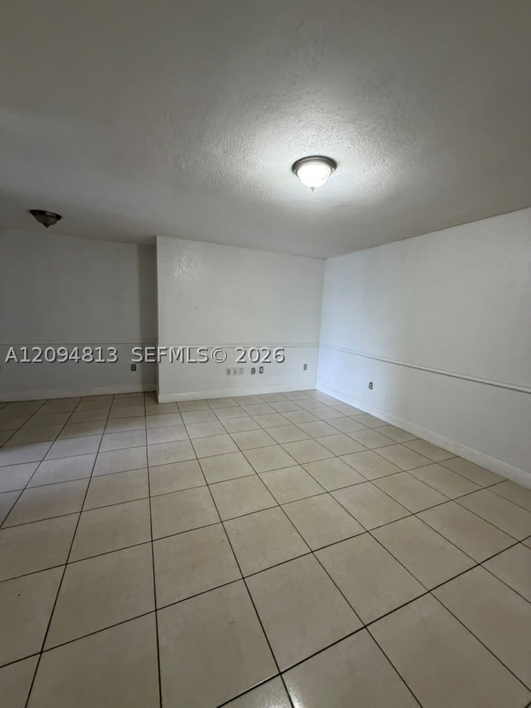 4050 NW 135th St #16-1, Opa Locka FL 33054
