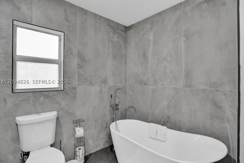 63 SE 5th Ave, Deerfield Beach FL 33441