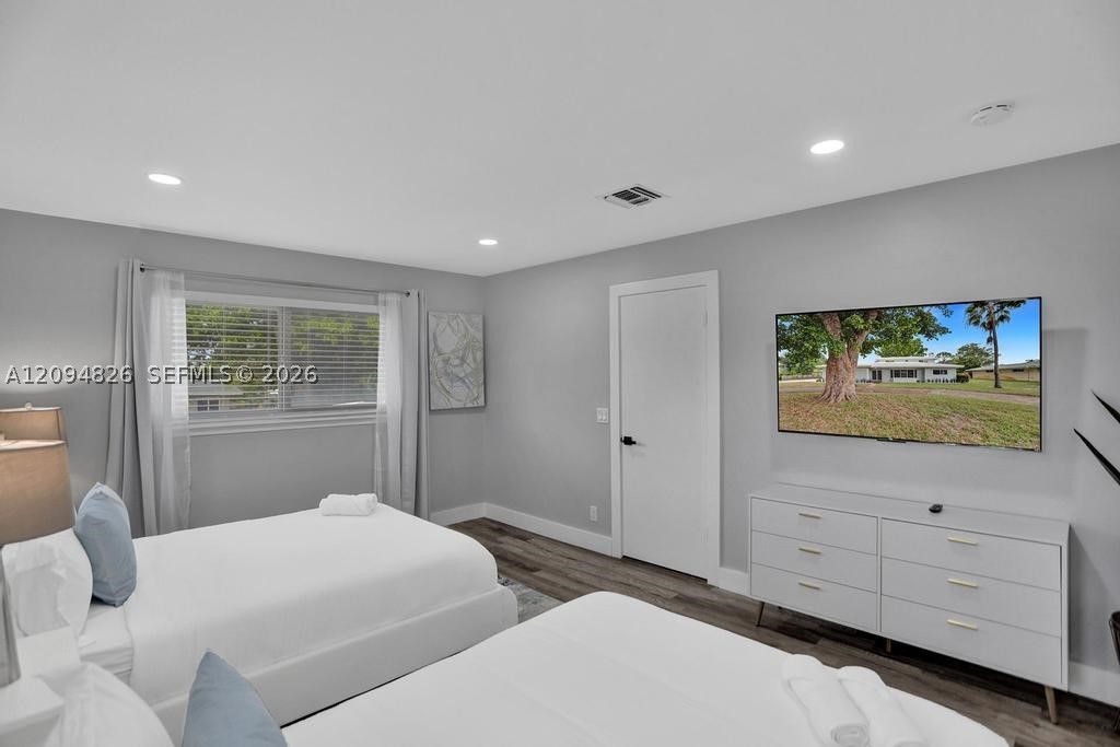 63 SE 5th Ave, Deerfield Beach FL 33441