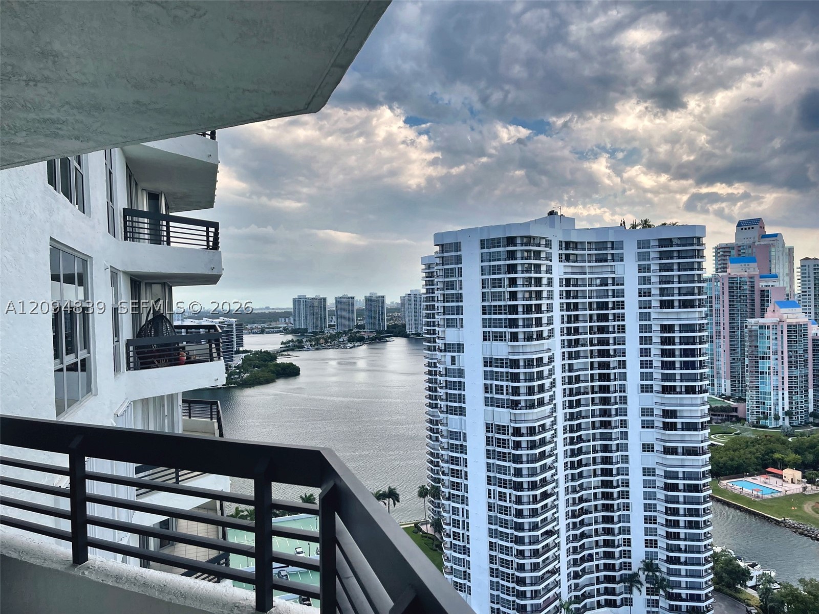 3500 Mystic Pointe Dr #3002, Aventura FL 33180