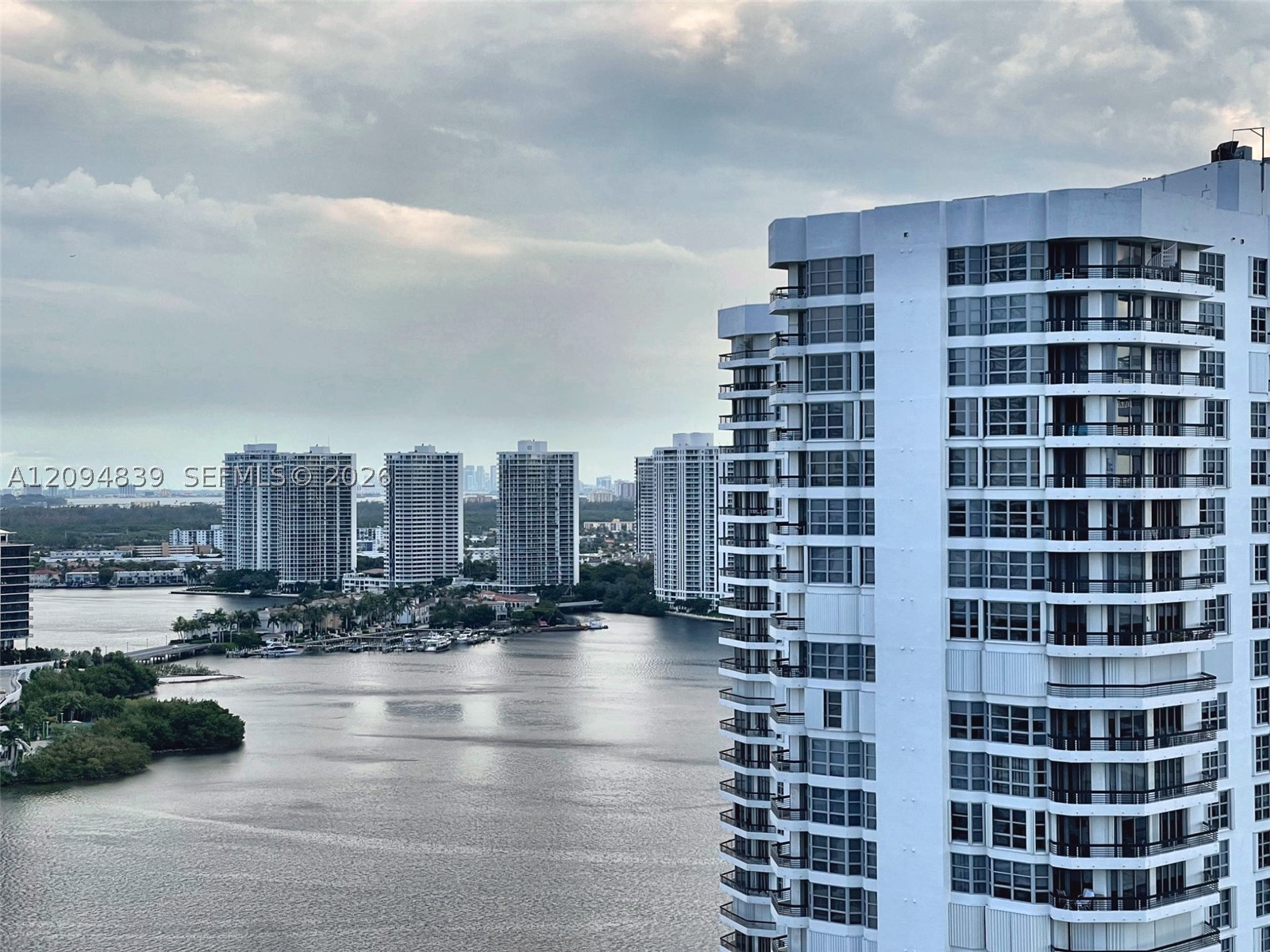 3500 Mystic Pointe Dr #3002, Aventura FL 33180