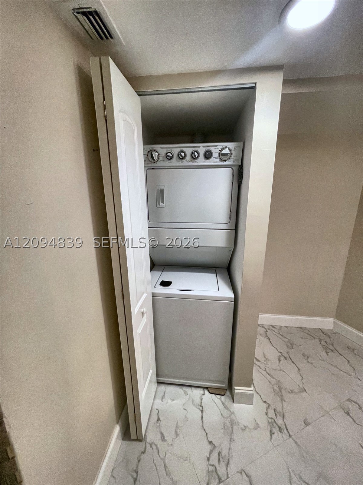 3500 Mystic Pointe Dr #3002, Aventura FL 33180