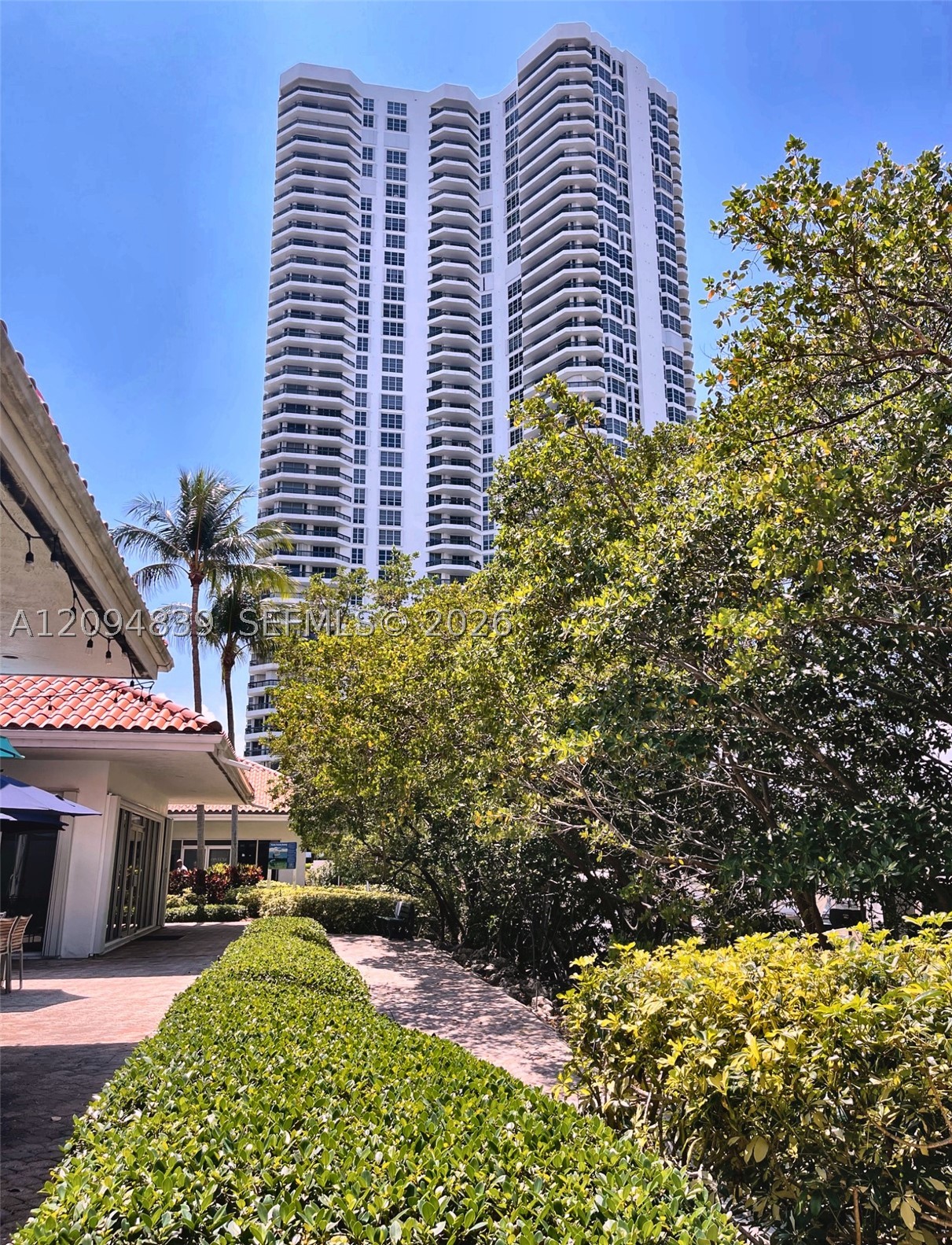 3500 Mystic Pointe Dr #3002, Aventura FL 33180