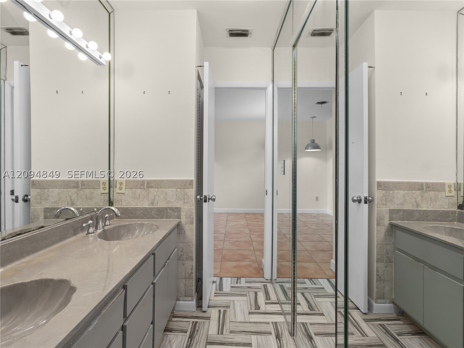 9360 SW 25th St, Miami FL 33165