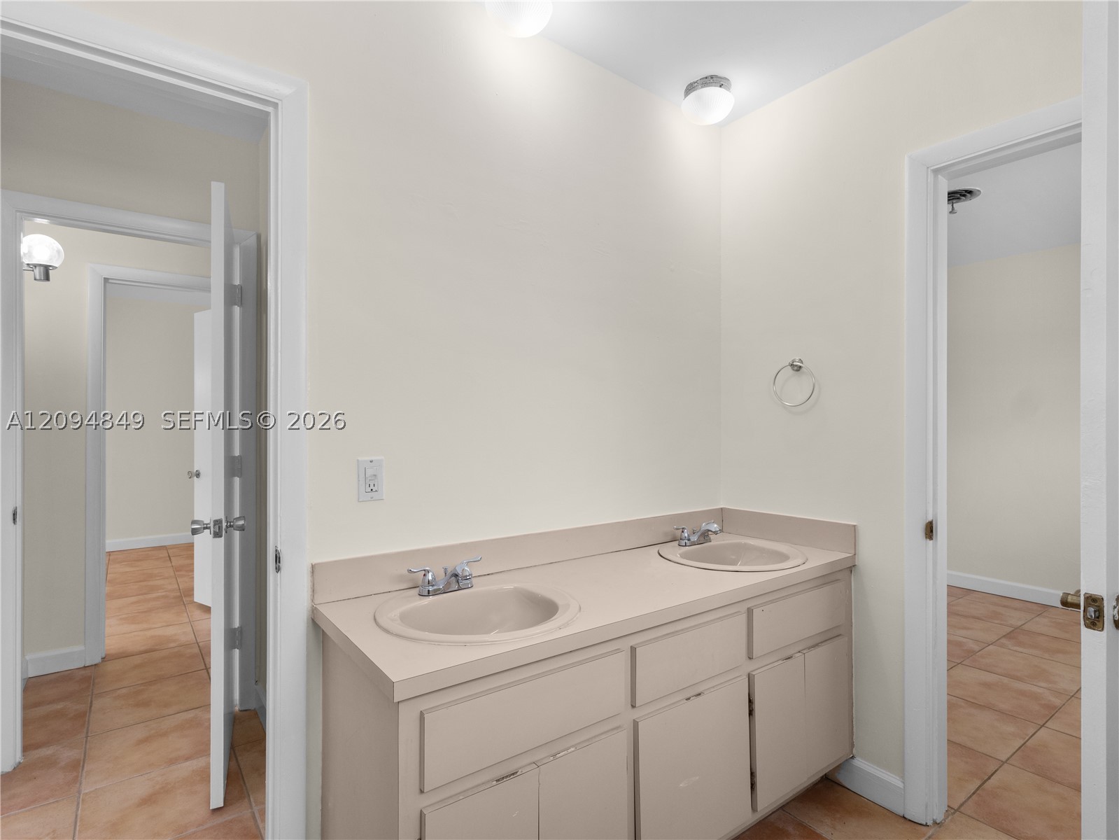 9360 SW 25th St, Miami FL 33165