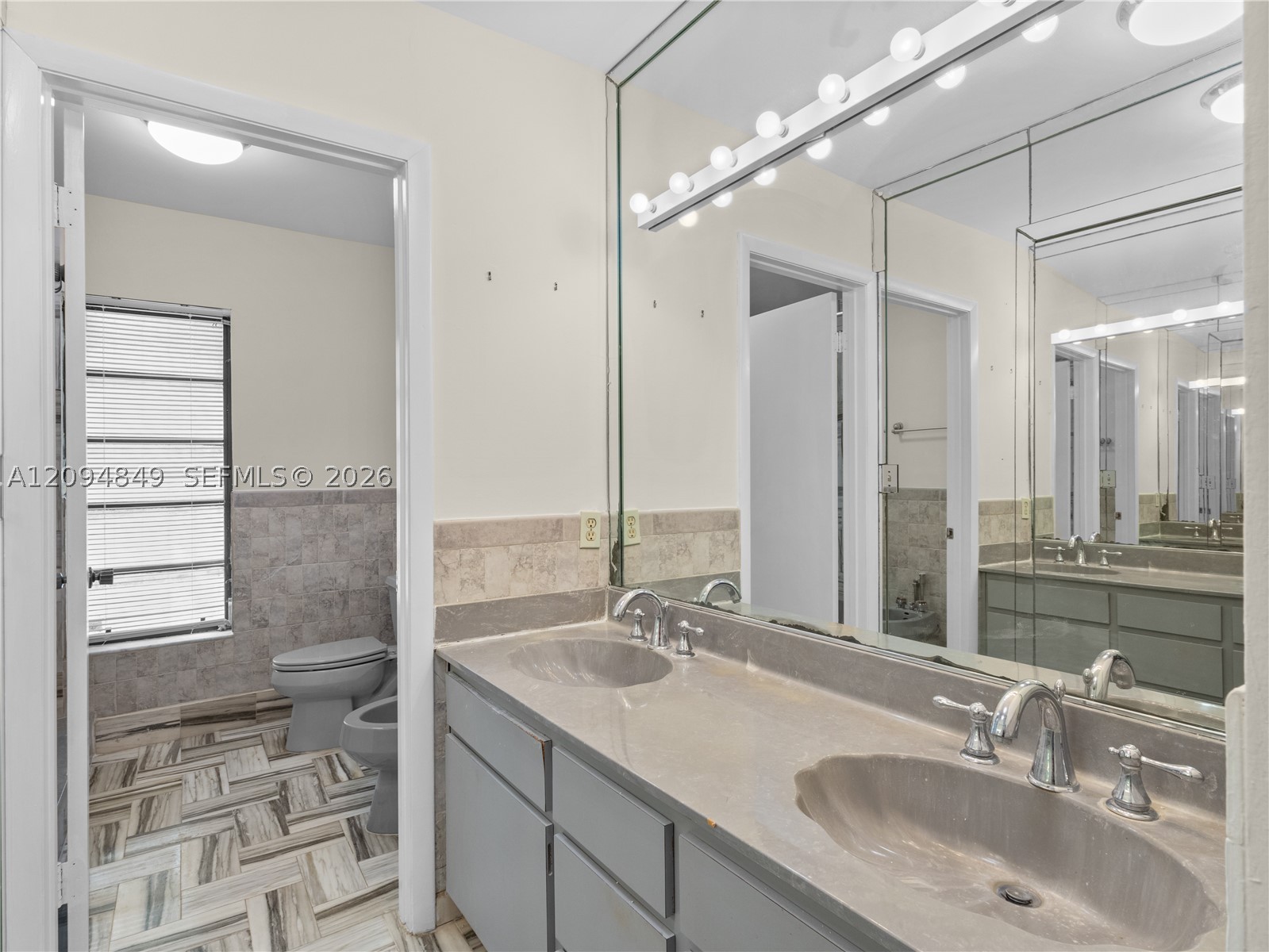 9360 SW 25th St, Miami FL 33165