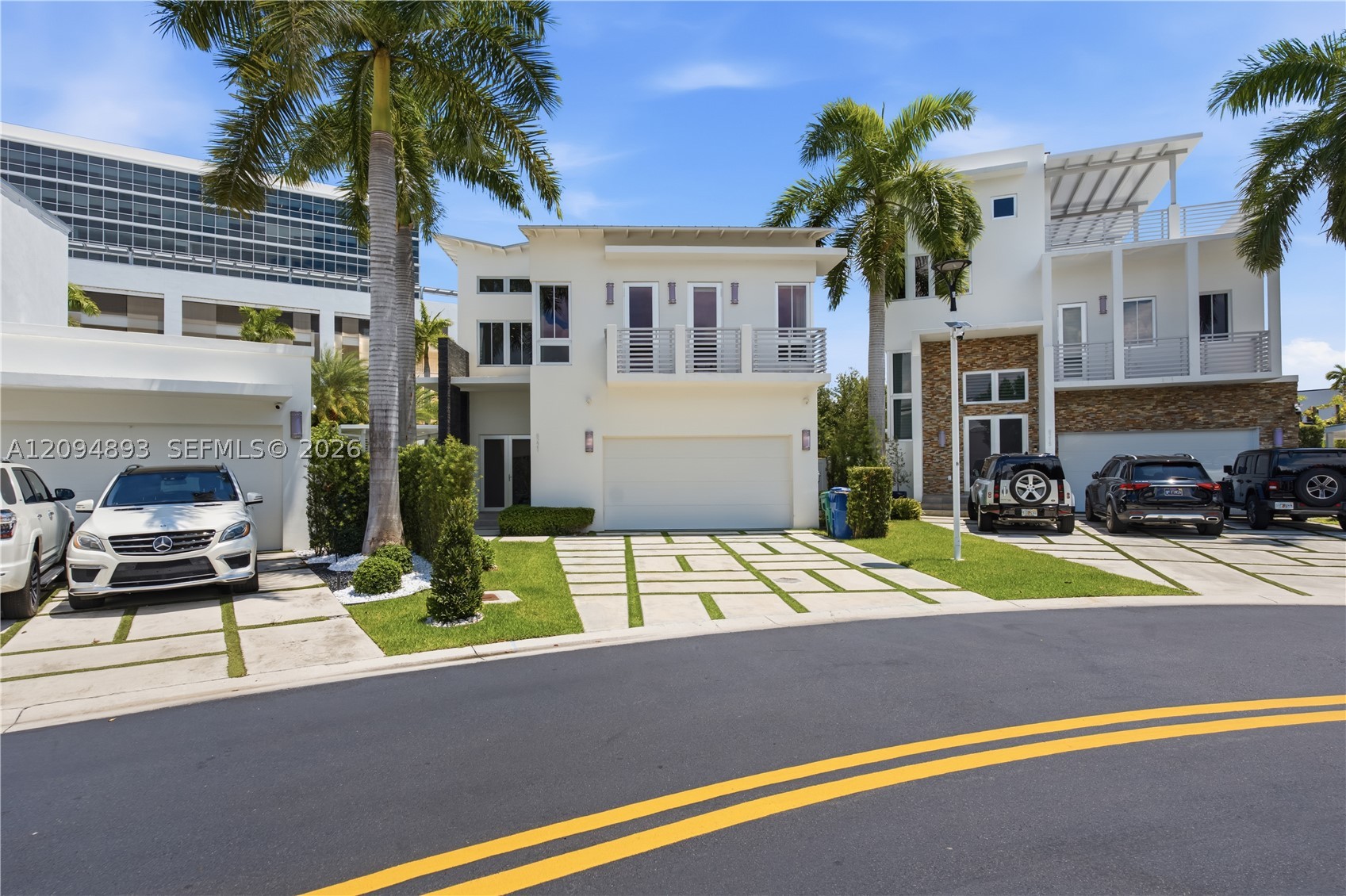 8221 NW 34th Dr, Doral FL 33122