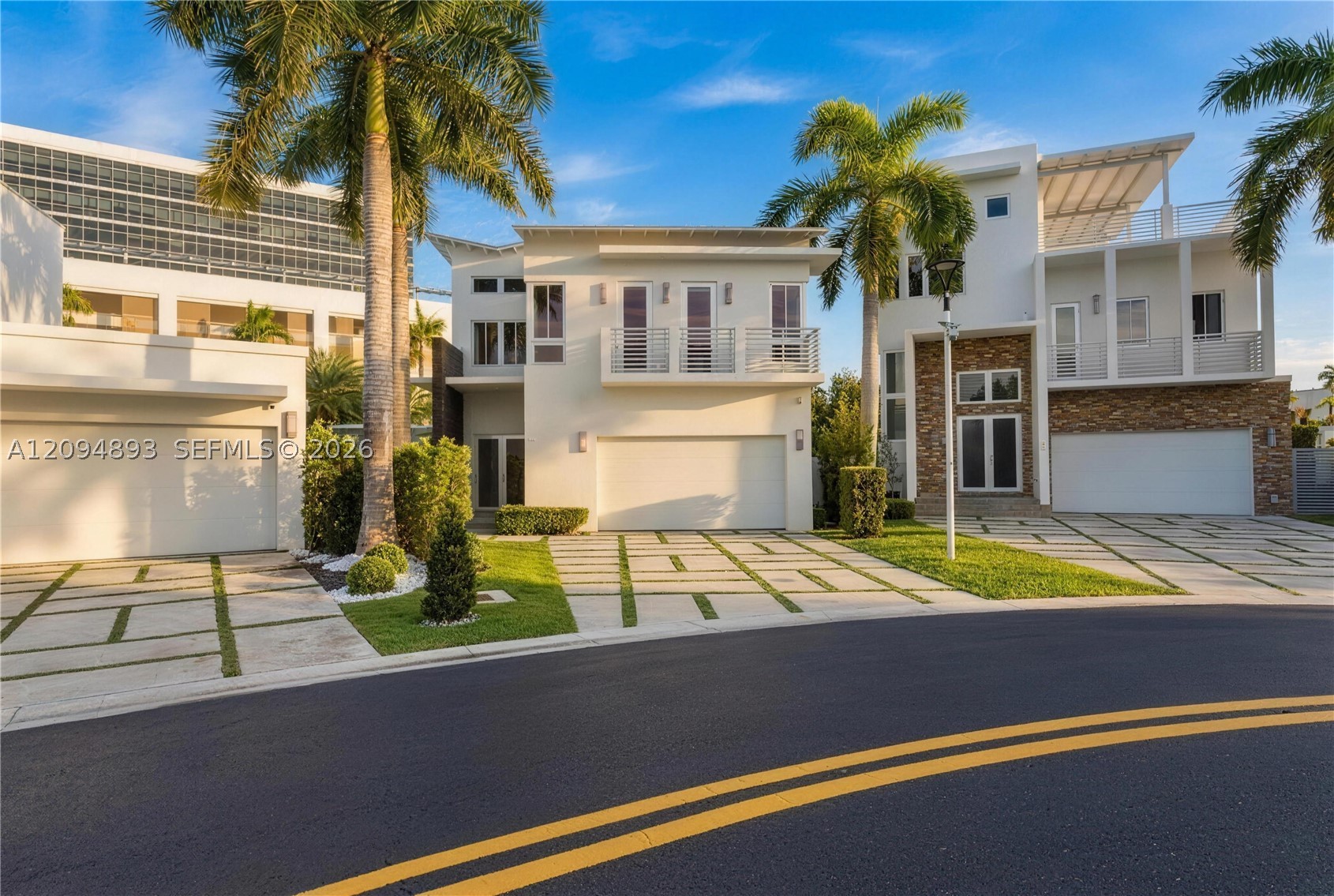 8221 NW 34th Dr, Doral FL 33122