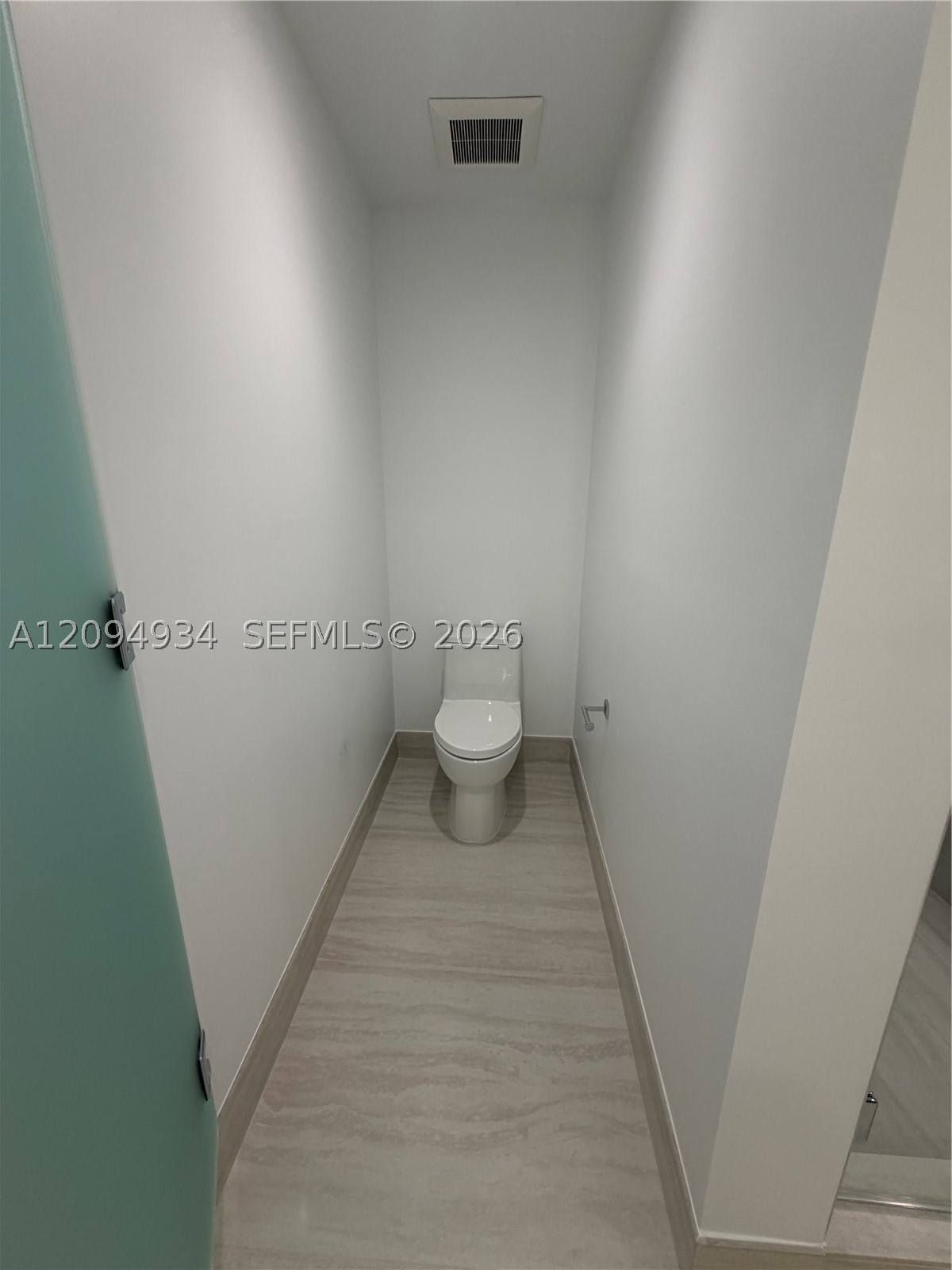 2411 Laguna Cir #2408, Miami FL 33181