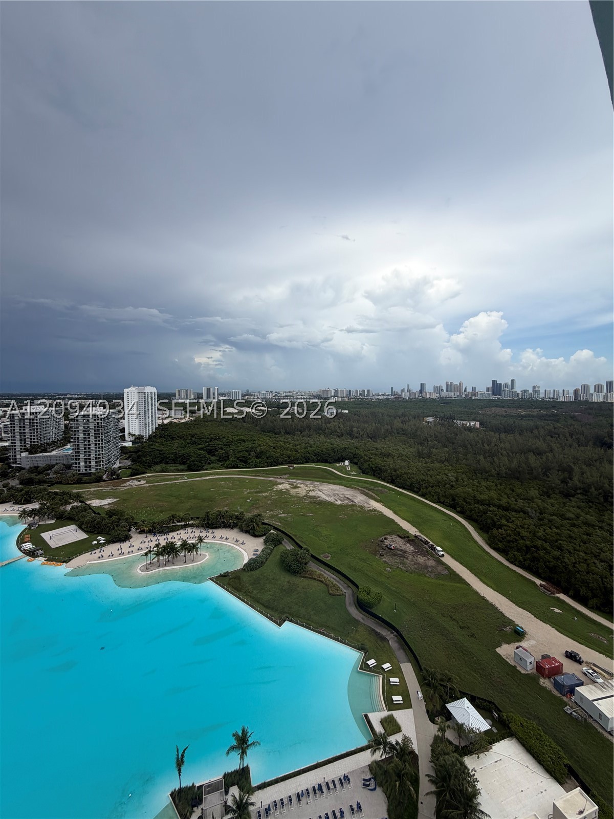 2411 Laguna Cir #2408, Miami FL 33181