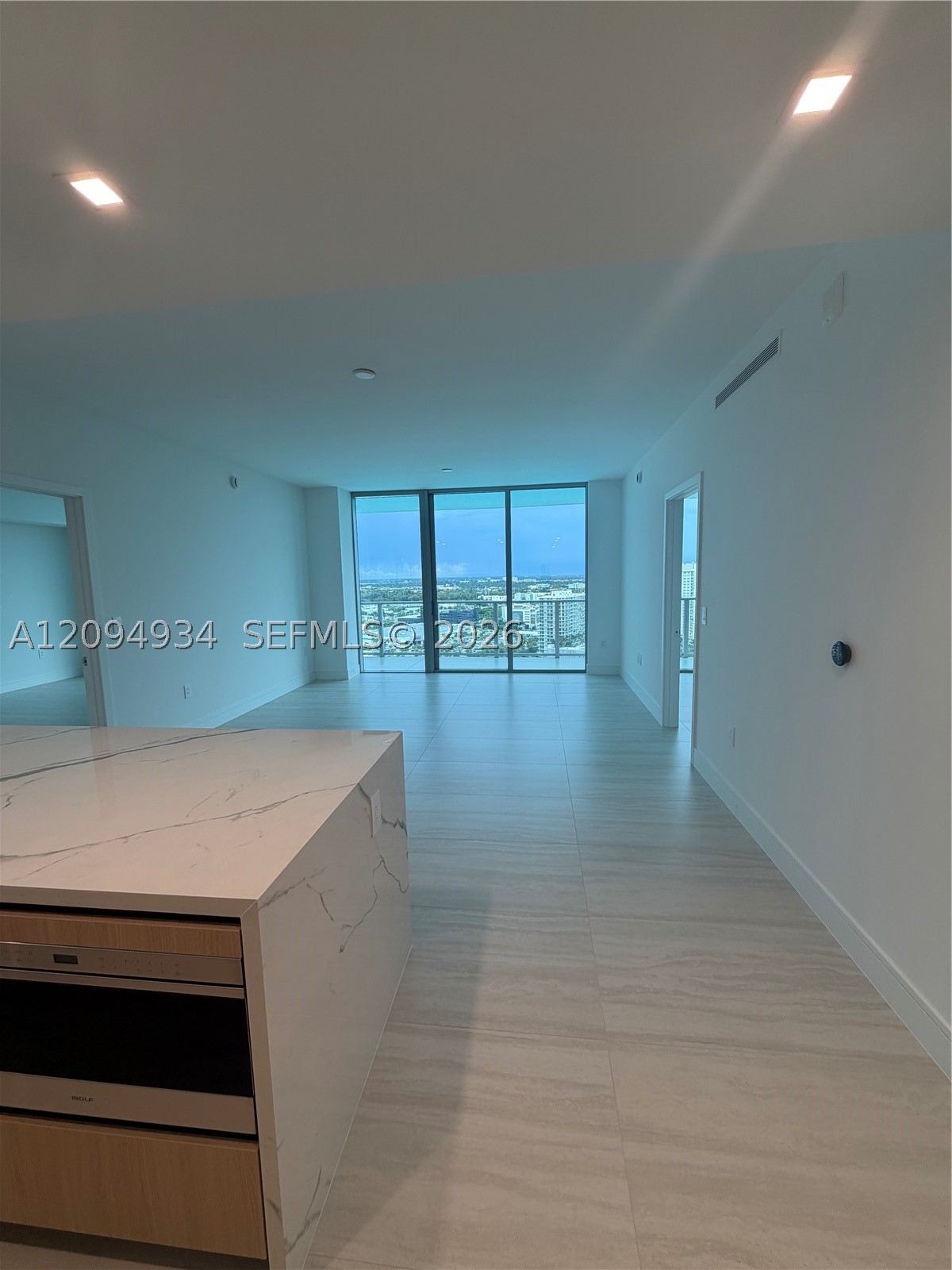 2411 Laguna Cir #2408, Miami FL 33181