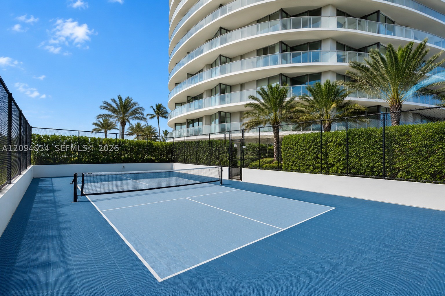 2411 Laguna Cir #2408, Miami FL 33181