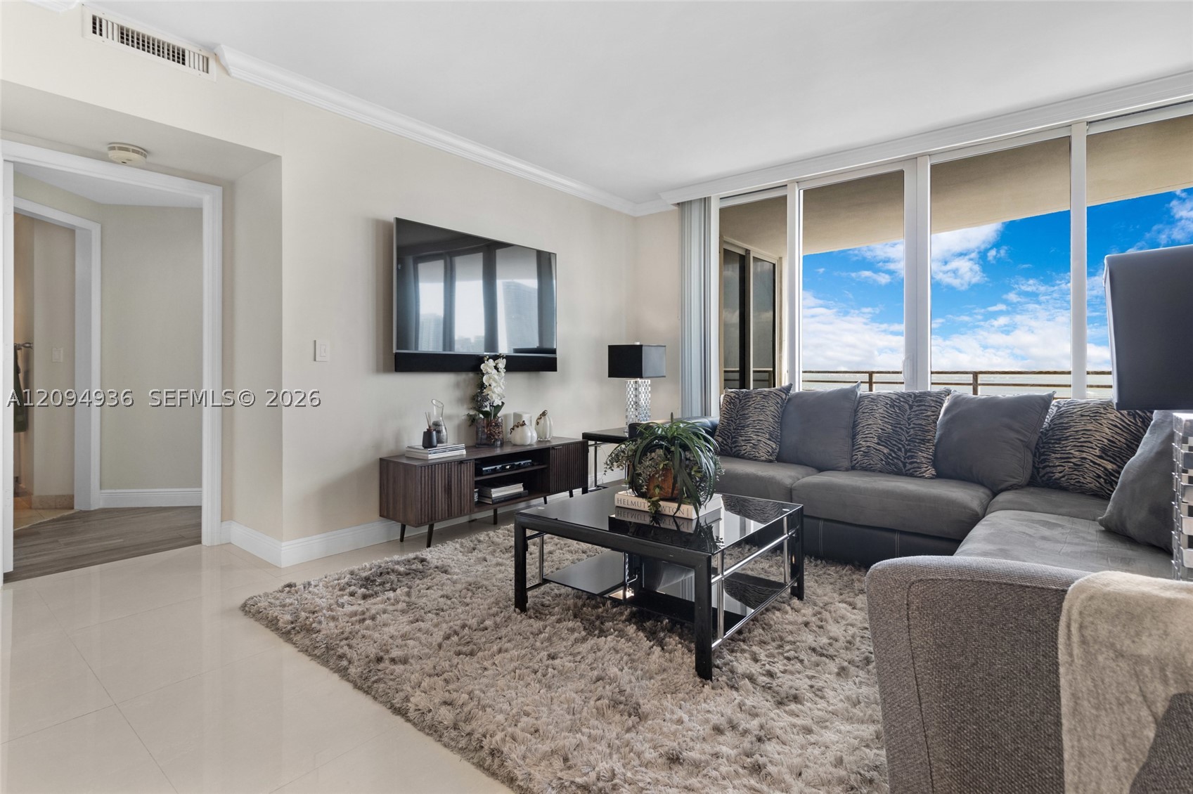 848 Brickell Key Dr #3905, Miami FL 33131