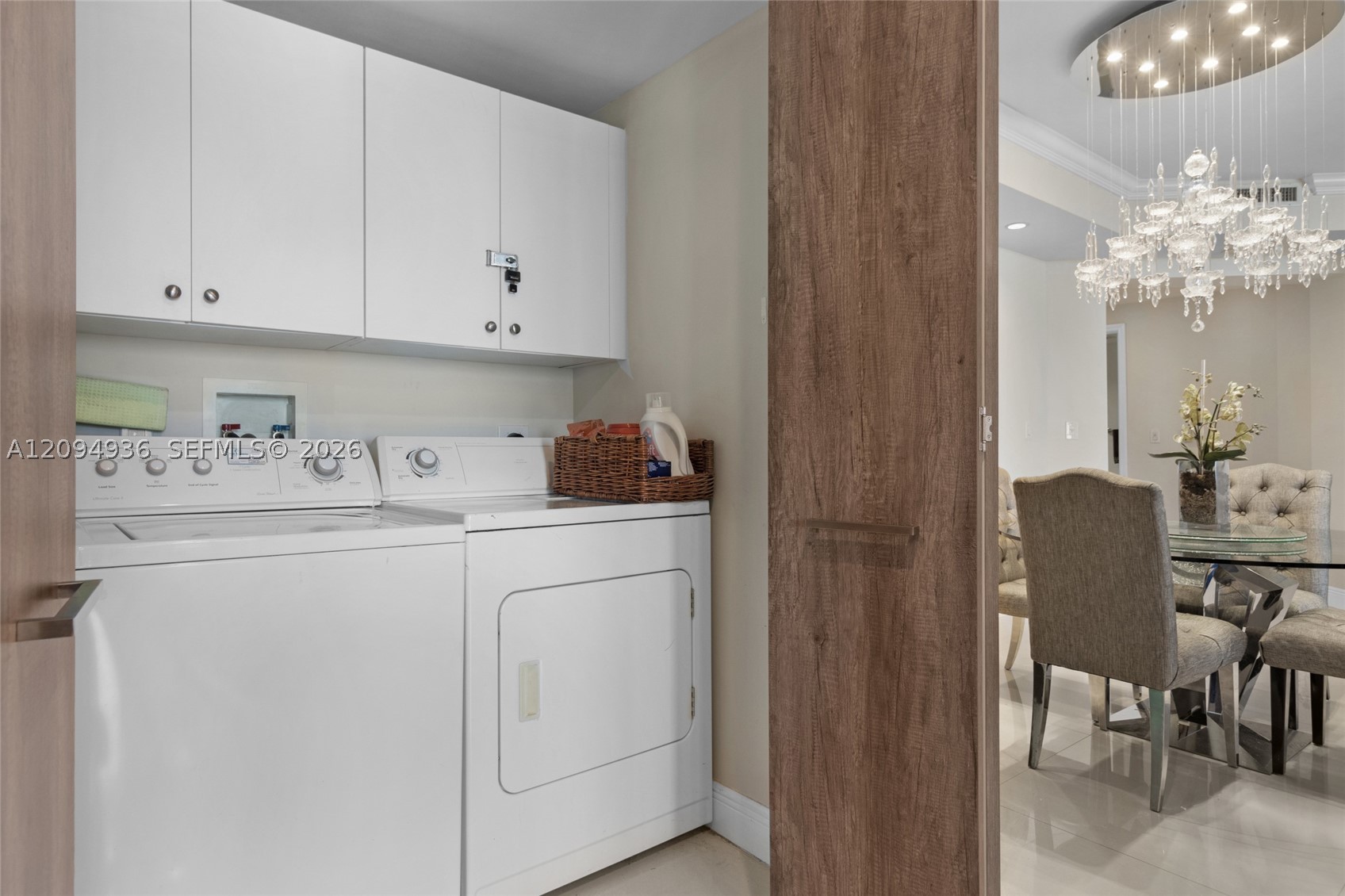 848 Brickell Key Dr #3905, Miami FL 33131