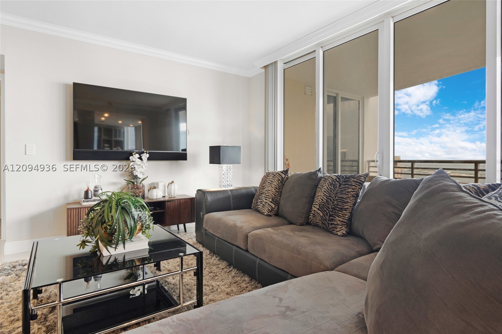 848 Brickell Key Dr #3905, Miami FL 33131