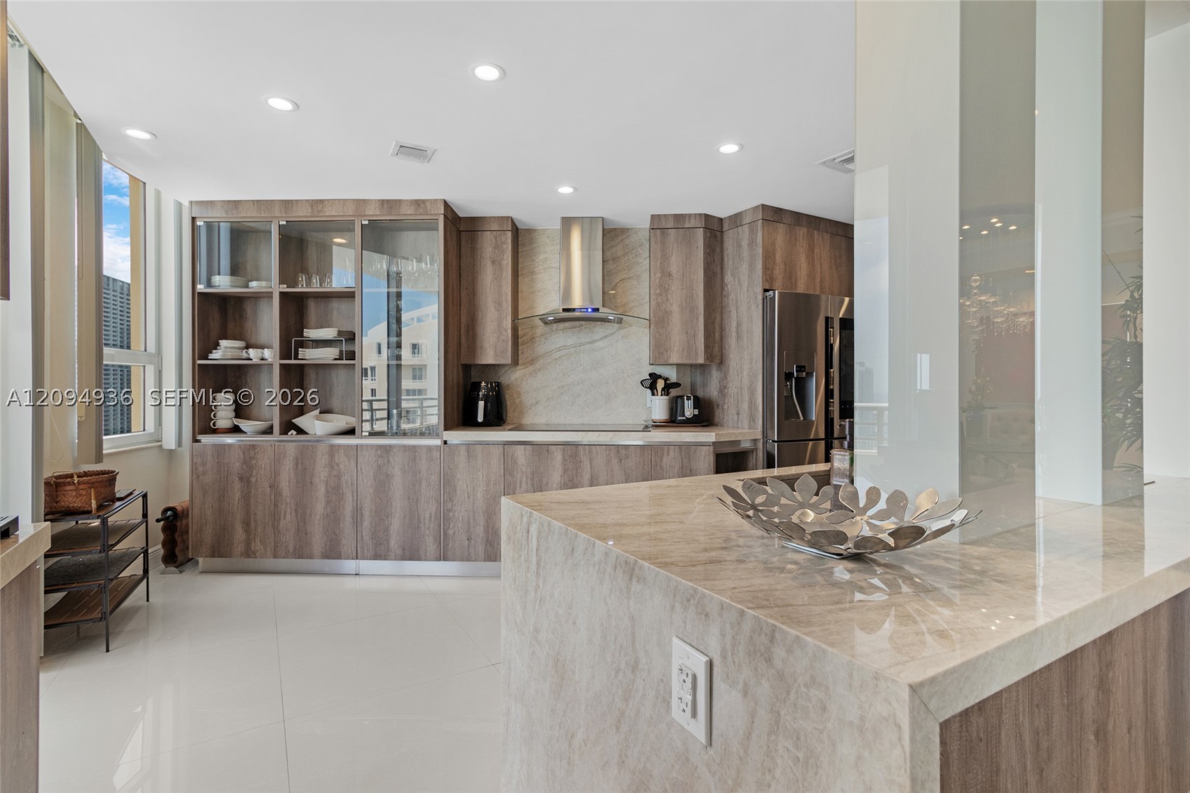 848 Brickell Key Dr #3905, Miami FL 33131