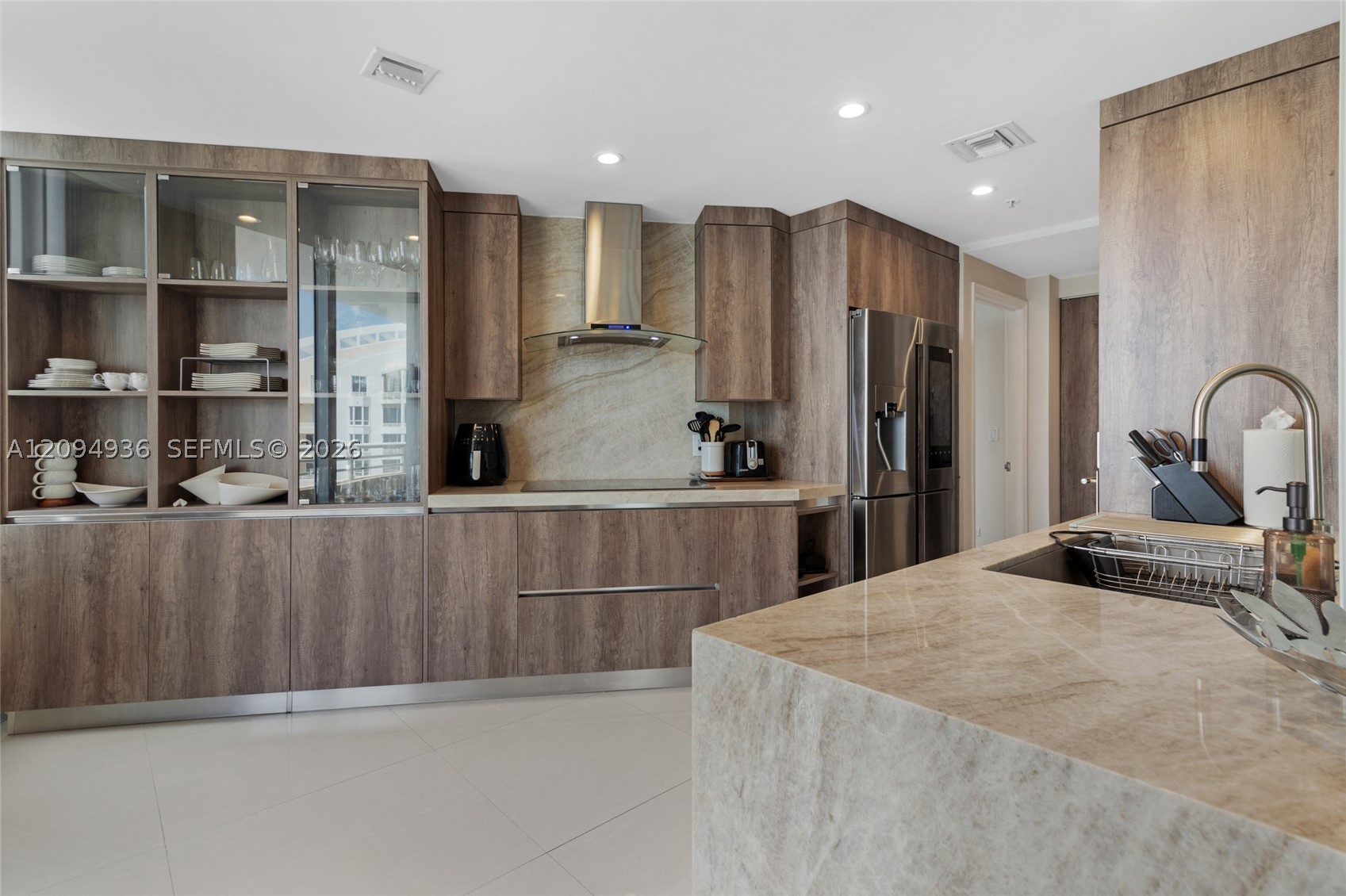 848 Brickell Key Dr #3905, Miami FL 33131