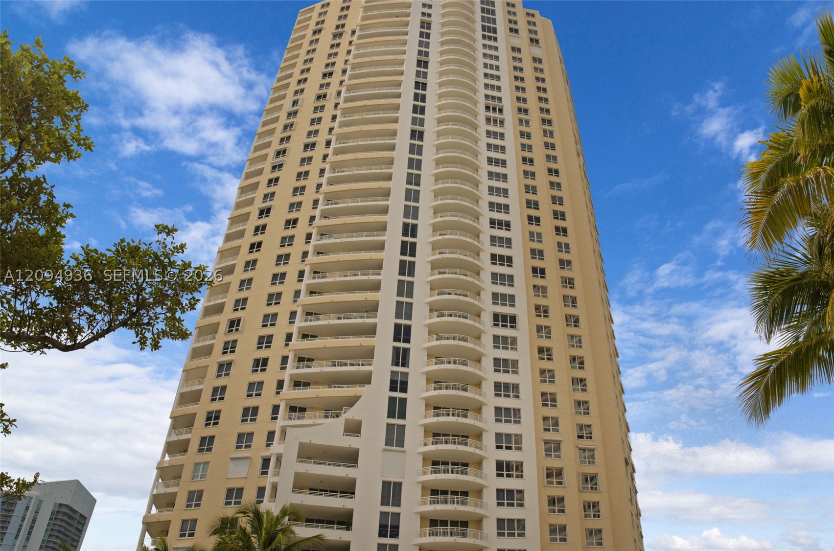 848 Brickell Key Dr #3905, Miami FL 33131