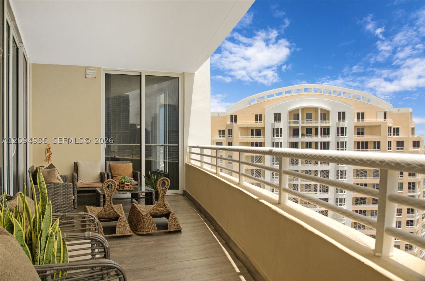 848 Brickell Key Dr #3905, Miami FL 33131