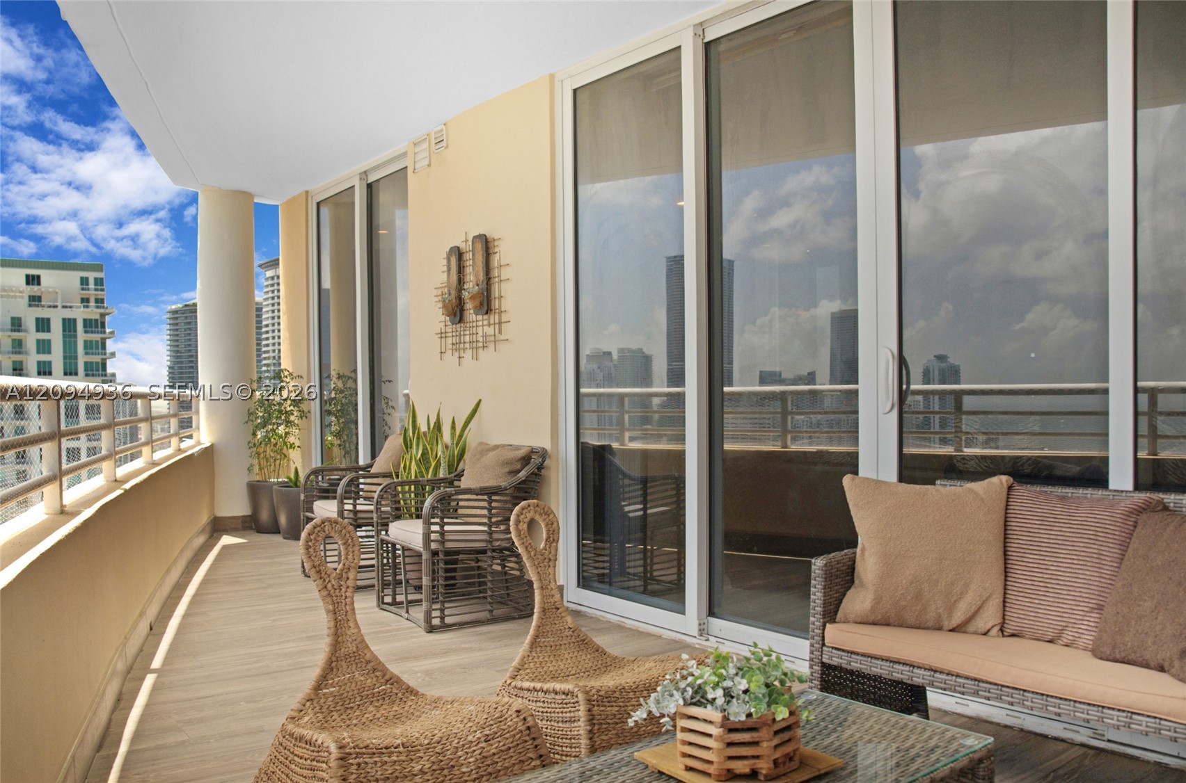 848 Brickell Key Dr #3905, Miami FL 33131