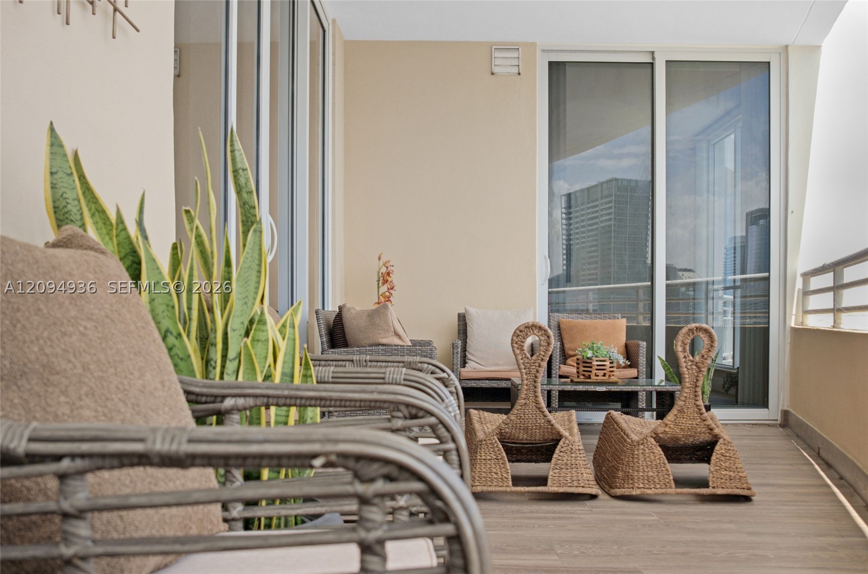 848 Brickell Key Dr #3905, Miami FL 33131