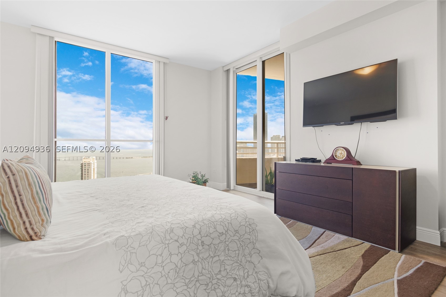 848 Brickell Key Dr #3905, Miami FL 33131