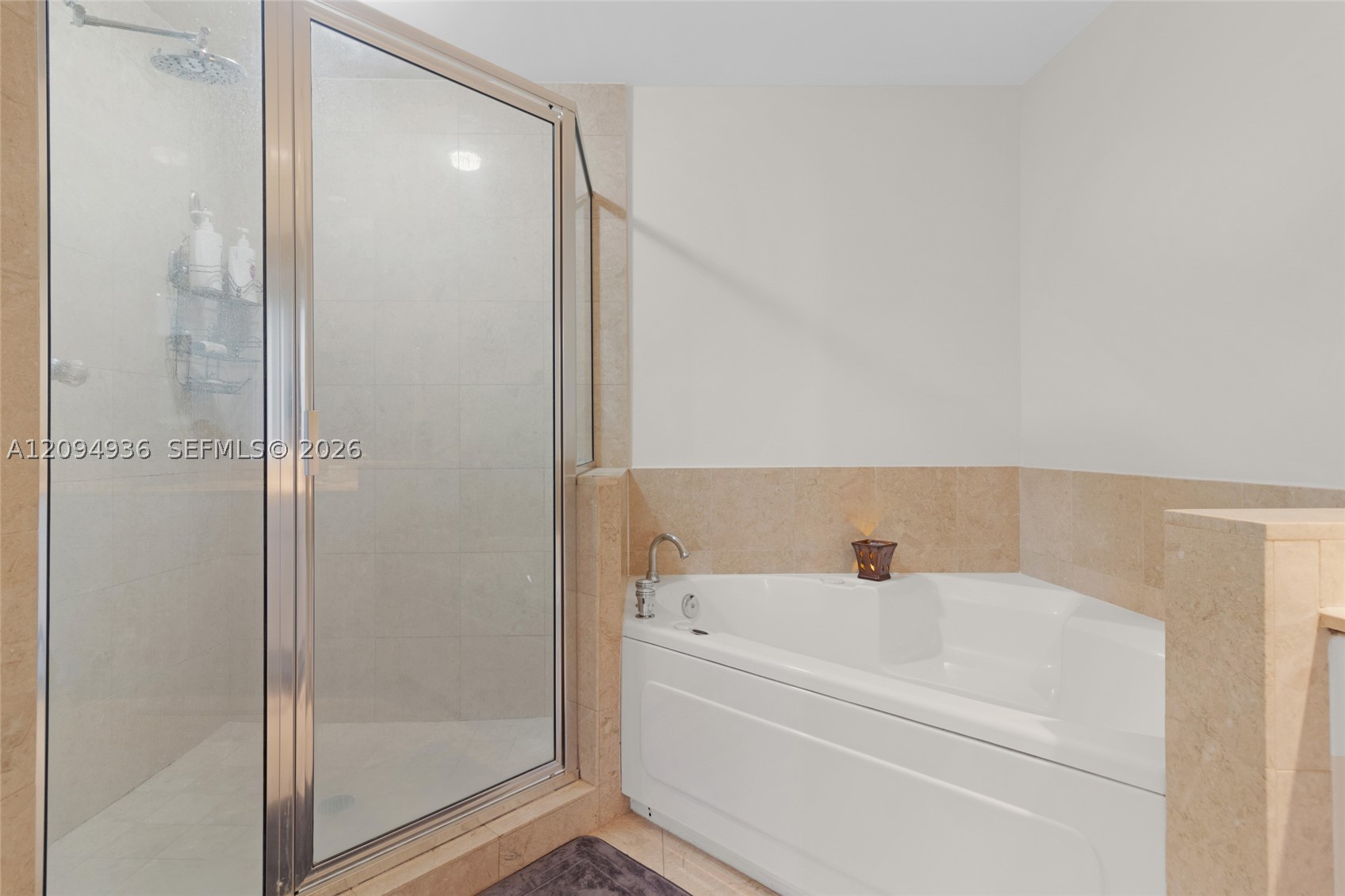 848 Brickell Key Dr #3905, Miami FL 33131