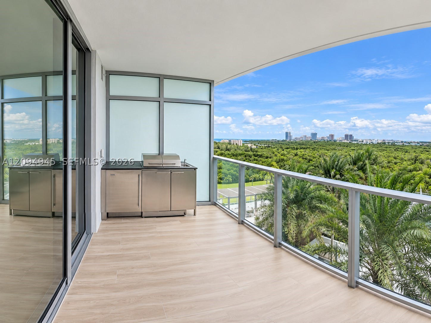 2411 Laguna Circle #802, Miami FL 33181