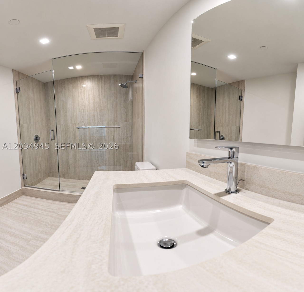 2411 Laguna Circle #802, Miami FL 33181
