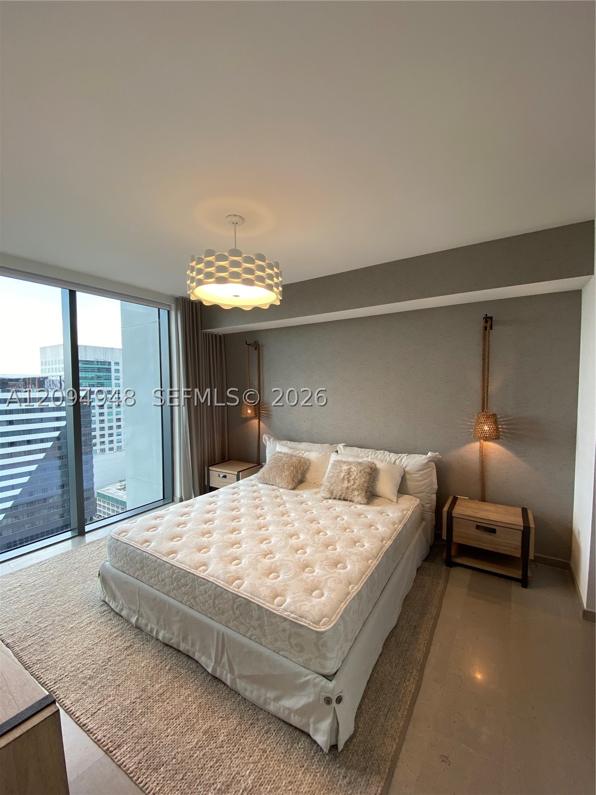88 SW 7th St #1904, Miami FL 33130