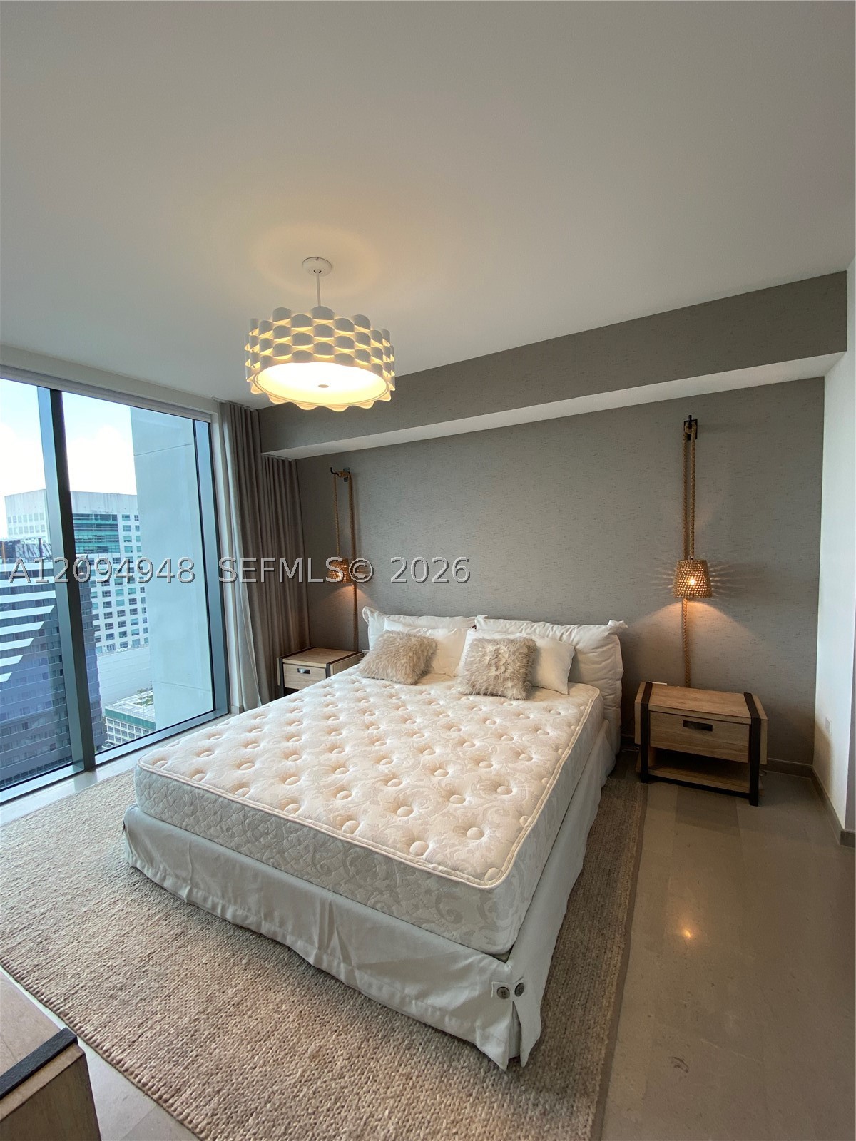 88 SW 7th St #1904, Miami FL 33130