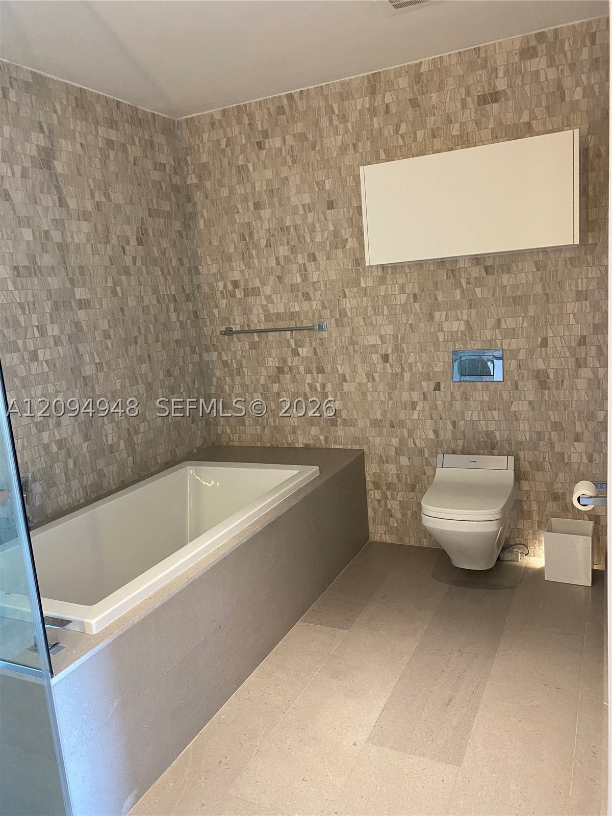 88 SW 7th St #1904, Miami FL 33130